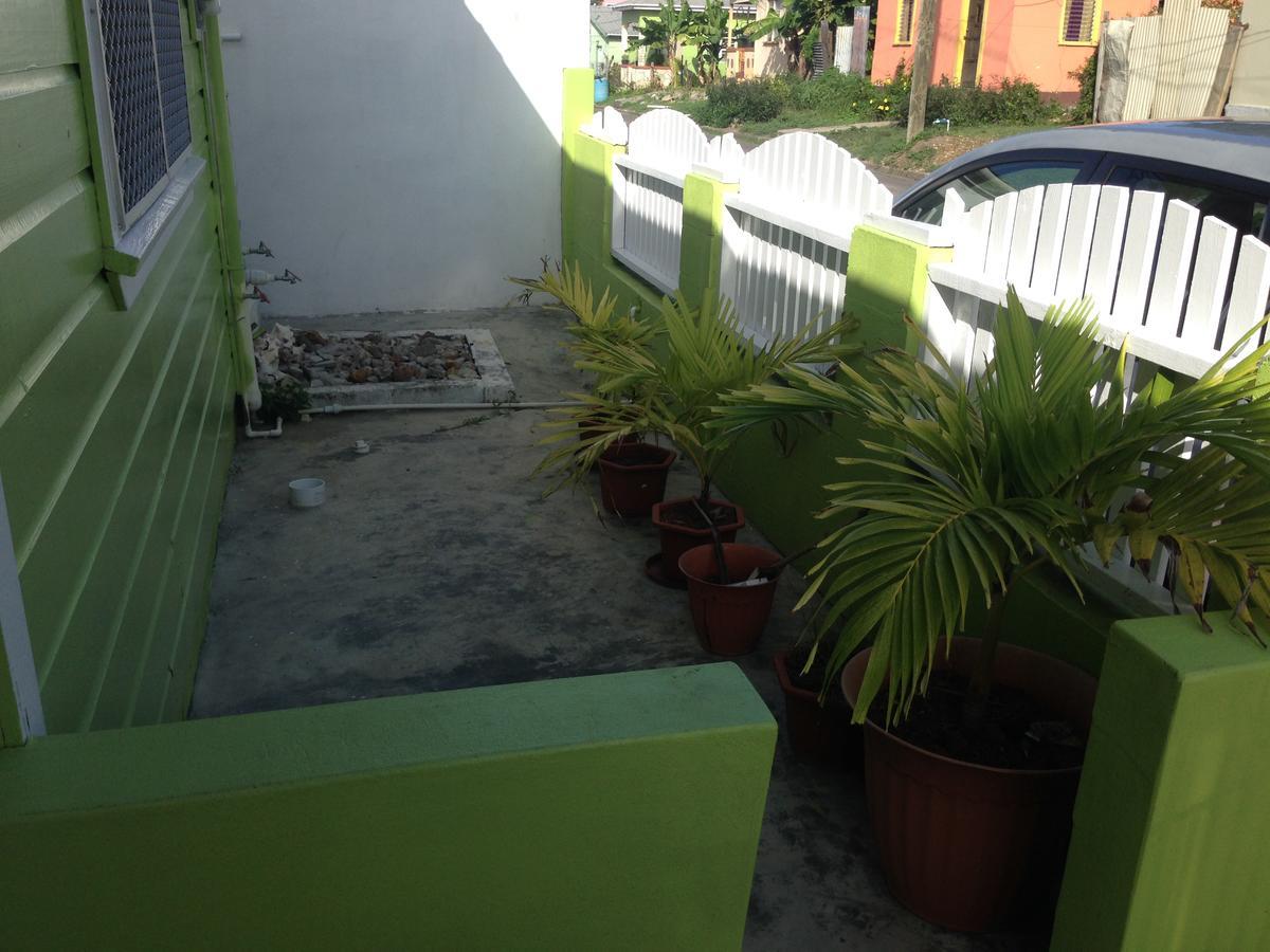 Eko Cozy Guest House St. John's Exterior foto
